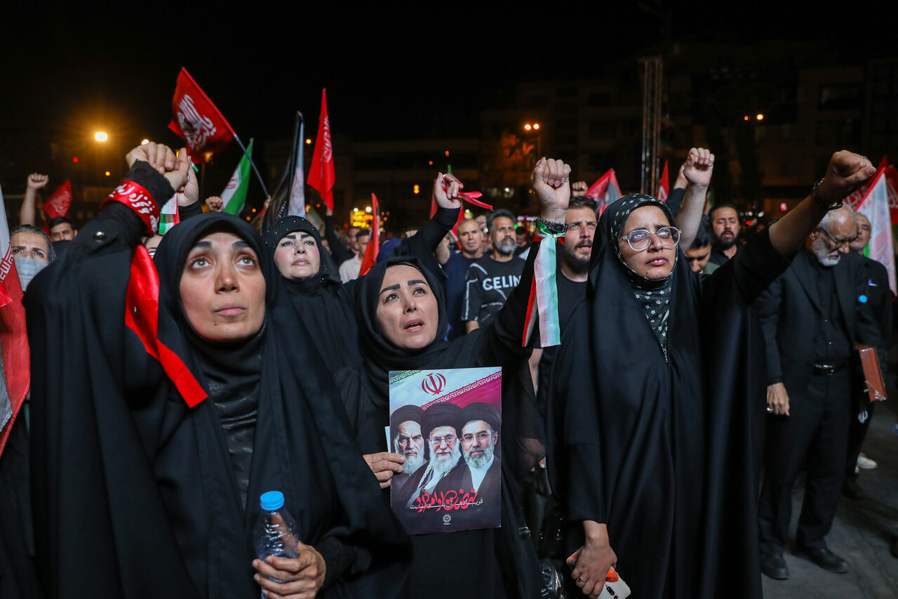 Iranians believe the martyrdom of Leader will awaken Islamic world
