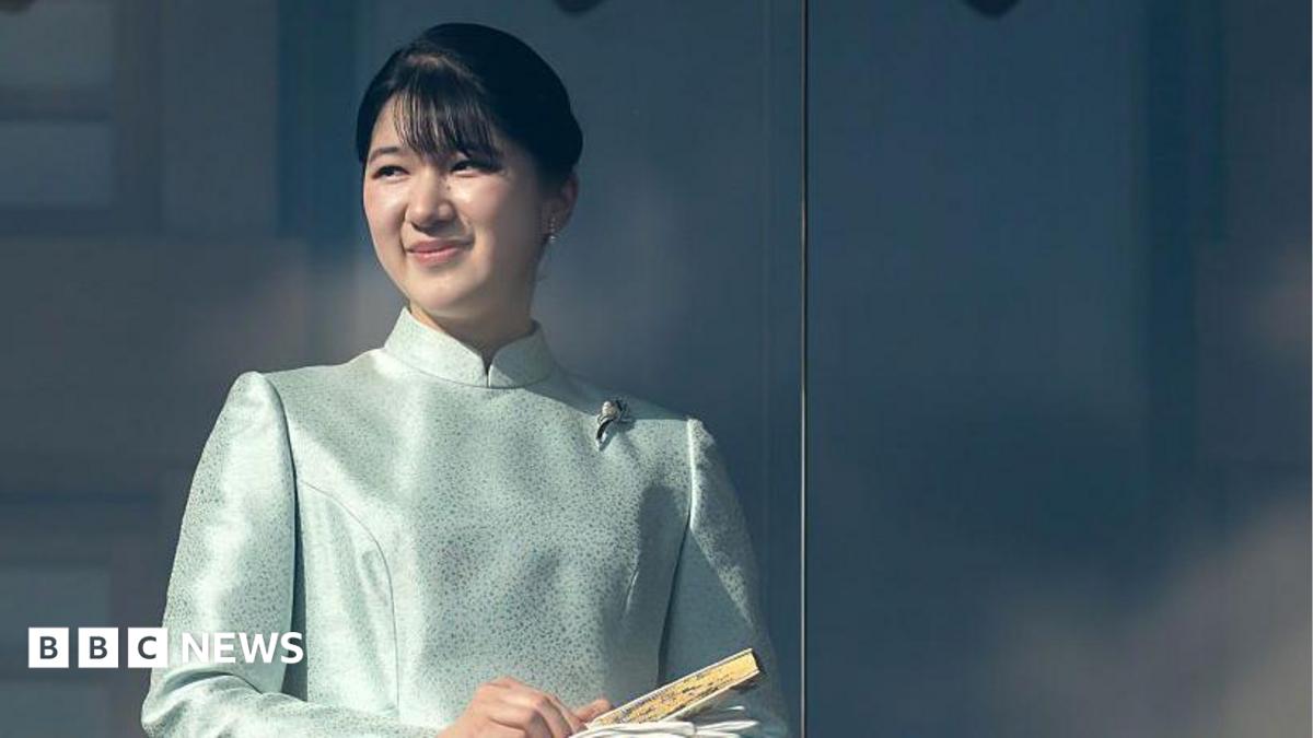 Japan relaxes royal succession rules – but ban on female emperors remains