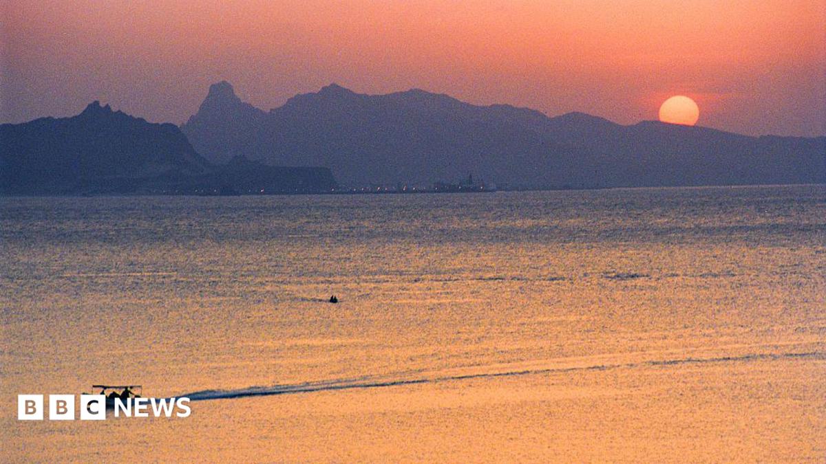 Somali pirates blamed for seizure of second tanker in three months near Yemen