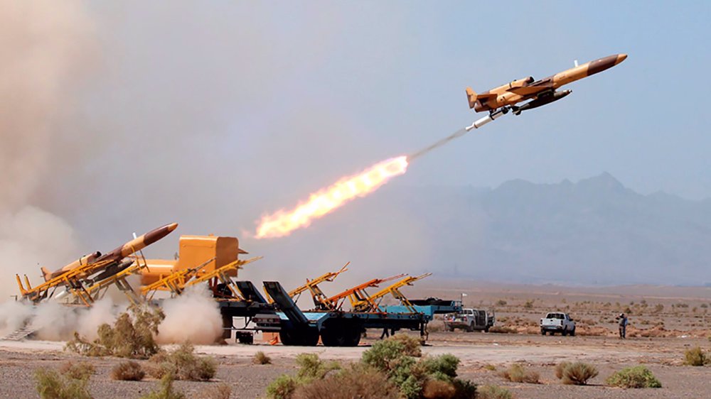Operation Saeqeh: Iranian Army strikes US military positions in Kuwait