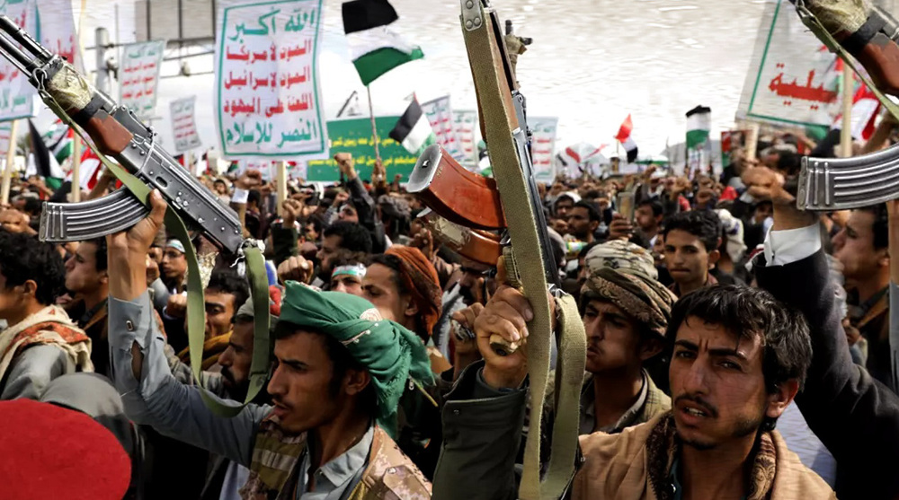 Historic Iran–Sanaa flight defies 11-year blockade, sparks celebrations